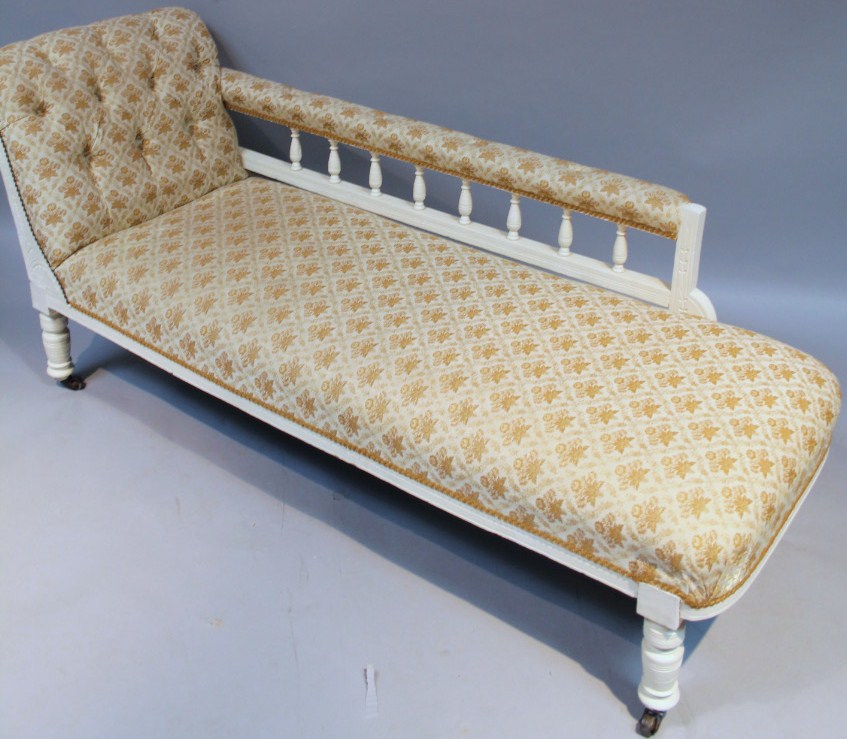 Appraisal: An early thC chaise longue with back arm rail on