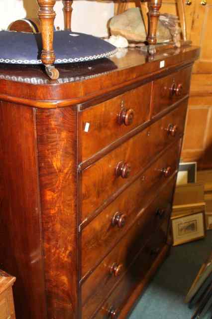 Appraisal: A VICTORIAN MAHOGANY CHEST three long and two short drawers