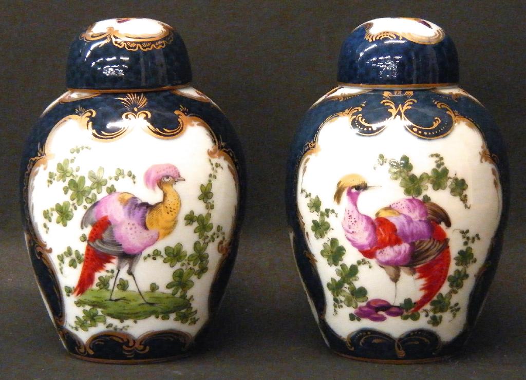 Appraisal: Pair of Samson ginger jars in th century Worcester style