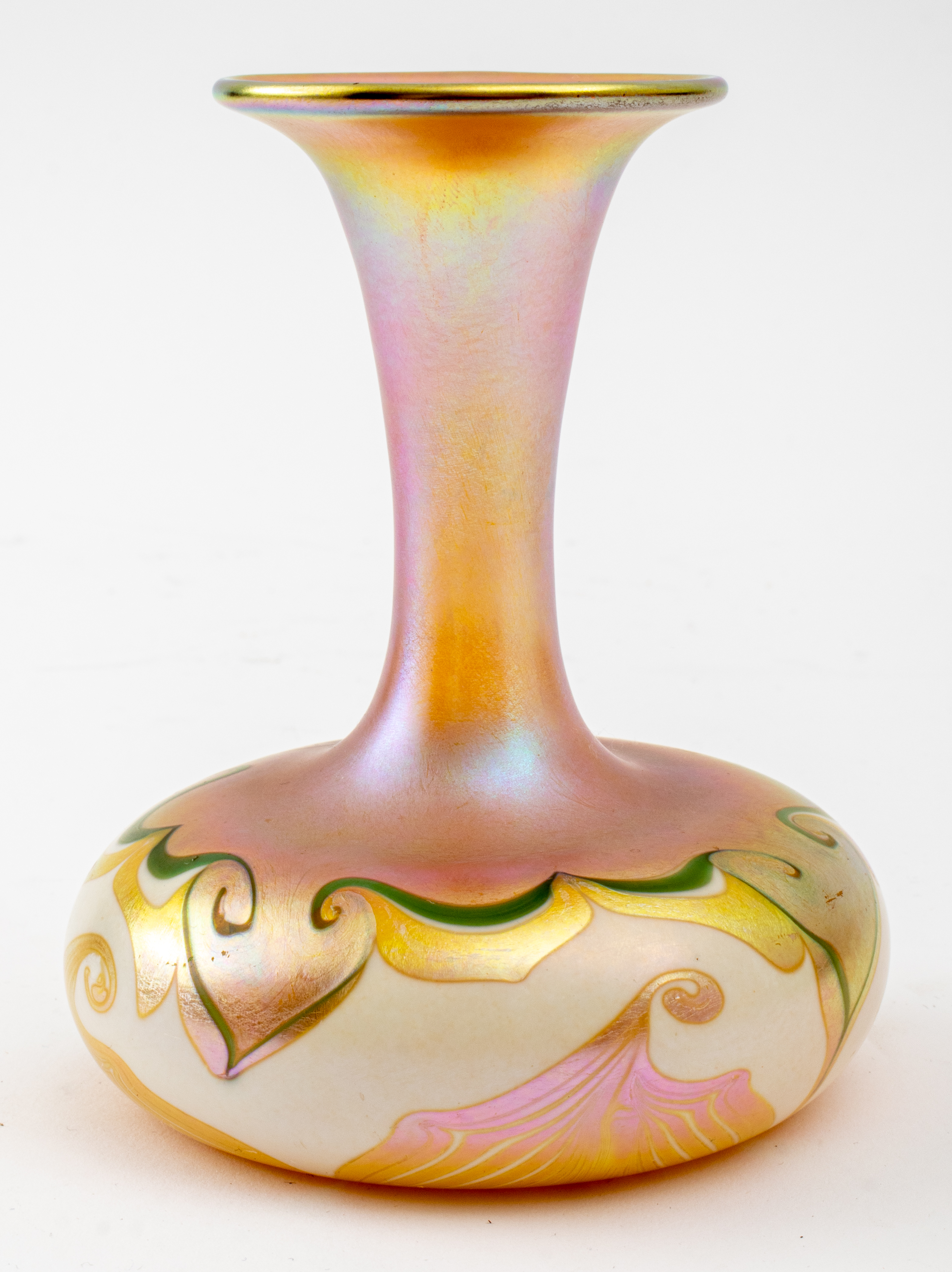 Appraisal: QUEZAL IRIDESCENT GLASS VASE American Quezal iridescent art glass vase