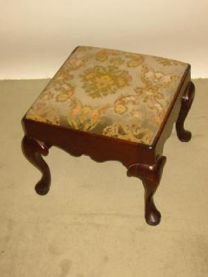 Appraisal: A MAHOGANY STOOL of square form with drop in padded