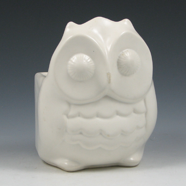 Appraisal: Hull F Owl Planter - Mint Hull owl planter in