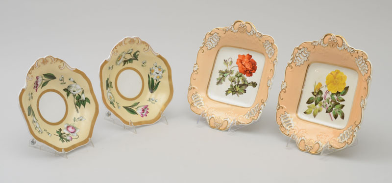 Appraisal: Two Pairs of English Porcelain Dessert Plates The one of