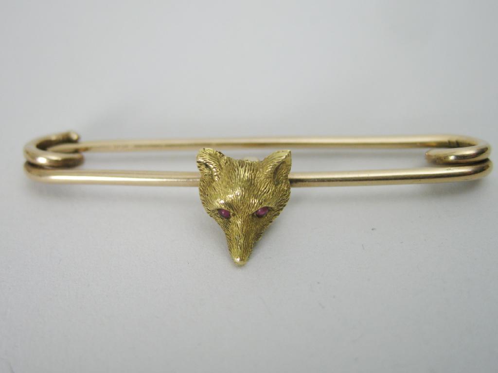 Appraisal: A ct gold Pendant in the form a fox mask