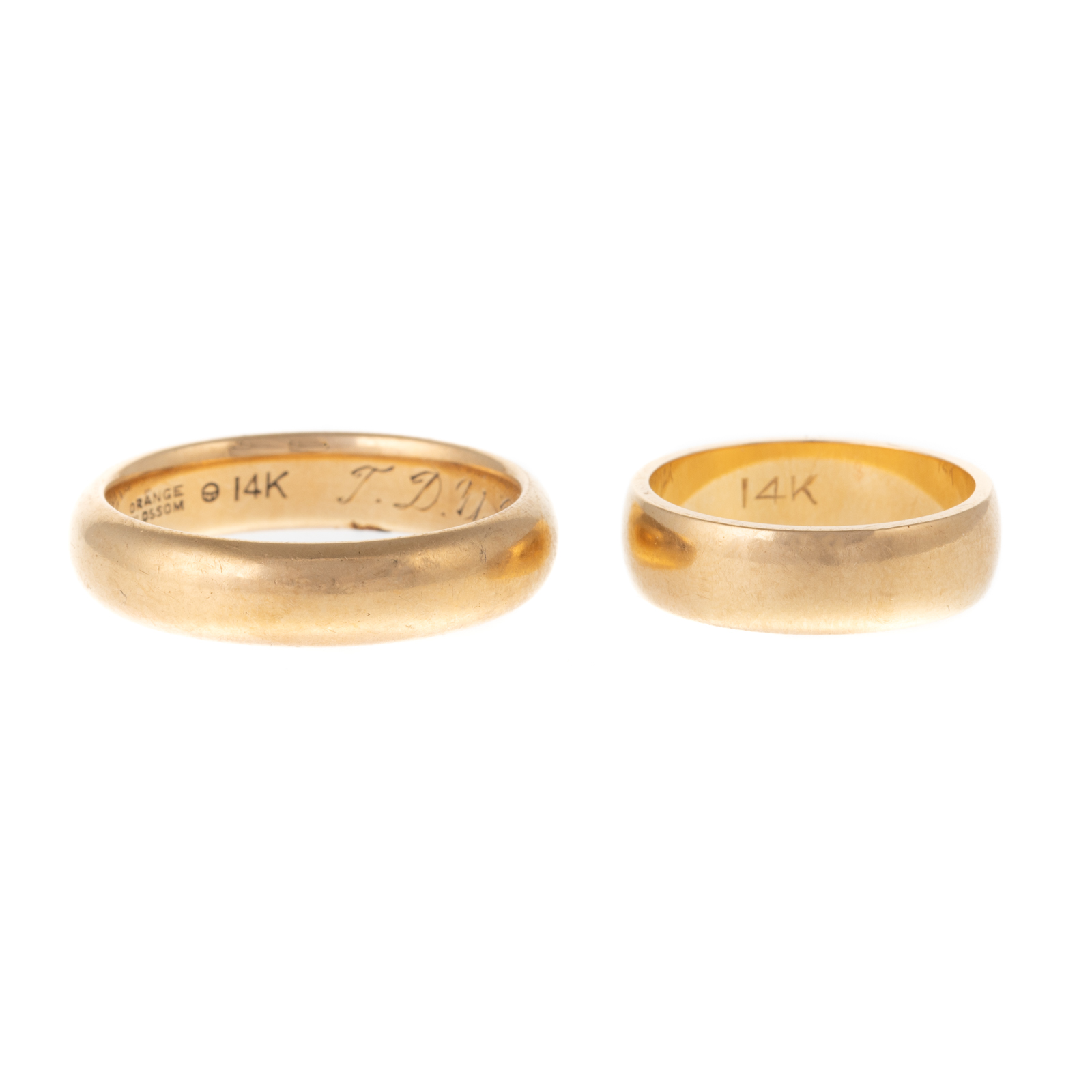 Appraisal: A PAIR OF VINTAGE K WEDDING BANDS K yellow gold