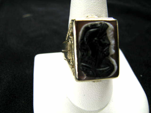 Appraisal: k Gold Man's Cameo Ring hardstone with double profile of