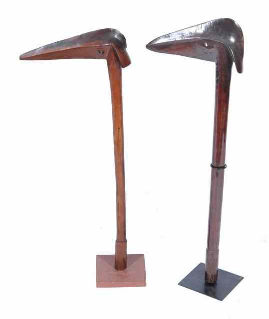 Appraisal: A NEW CALEDONIAN WOODEN BIRD CLUB with elongated 'beak' two