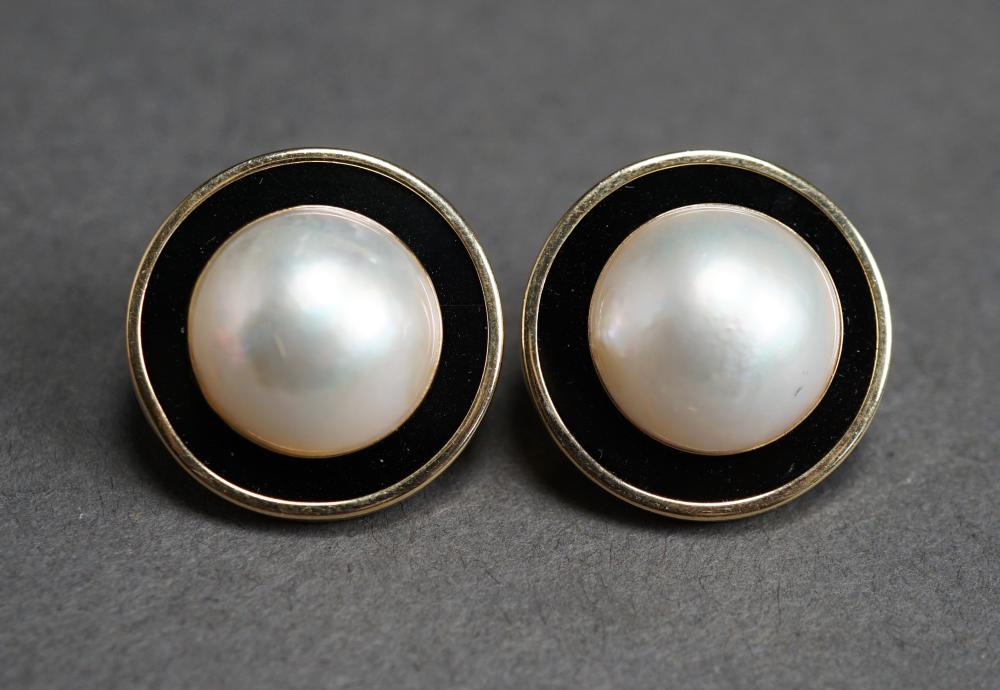 Appraisal: Pair of -Karat Yellow-Gold Black Onyx and Mabe Pearl French