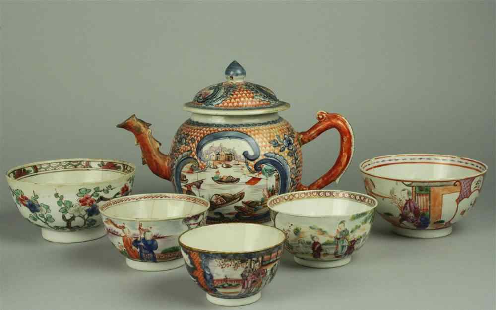 Appraisal: CHINESE EXPORT TEAPOT AND FOUR TEA BOWLS TH TH CENTURY