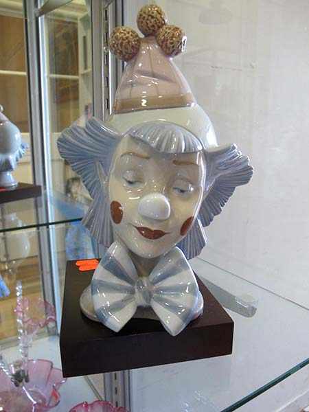 Appraisal: LLADRO FIGURE OF A CLOWN FACE ON STAND