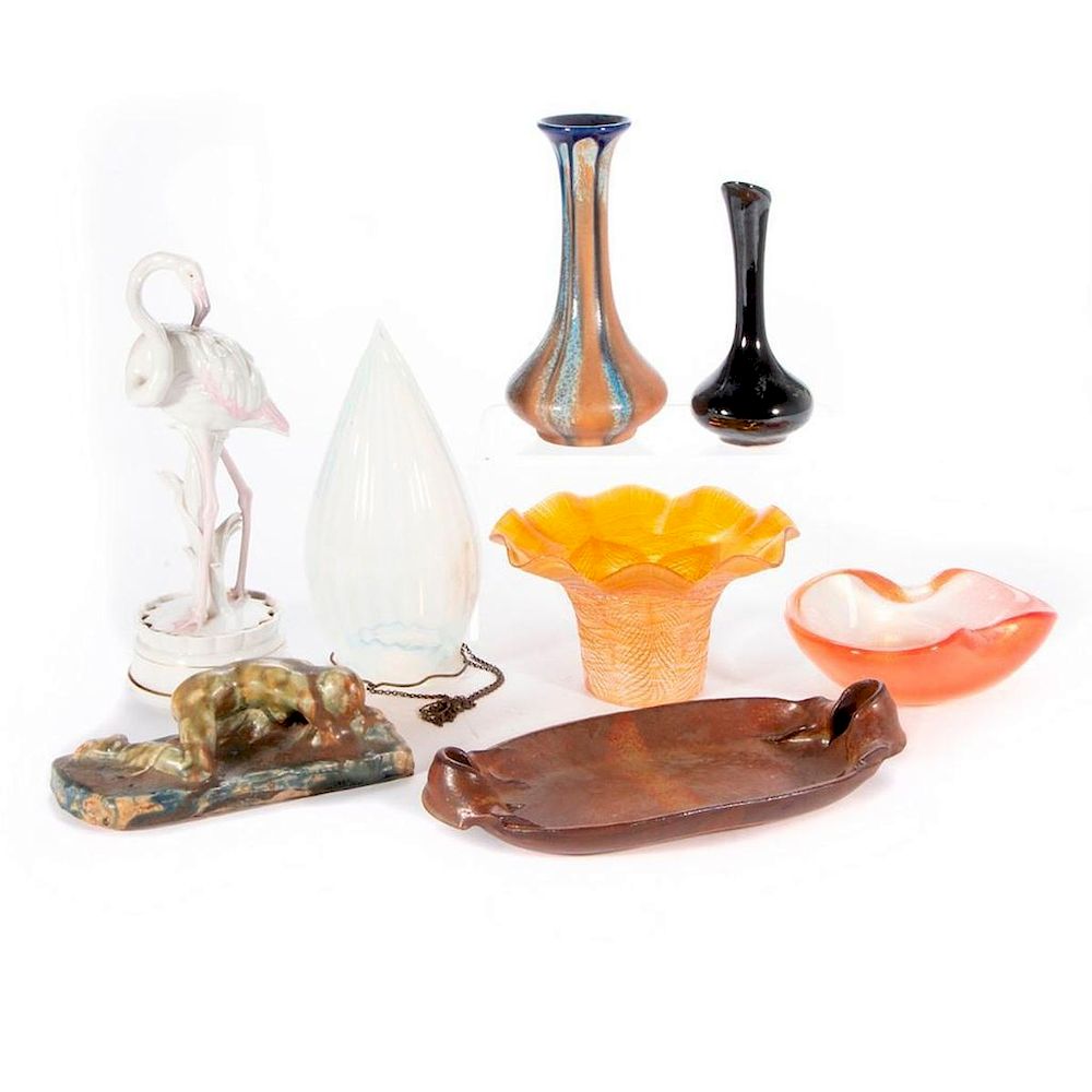 Appraisal: A collection of vintage art glass and pottery A collection