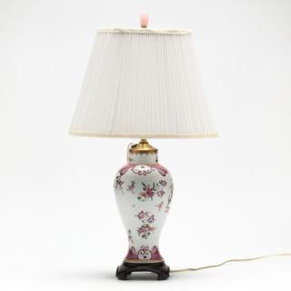 Appraisal: Samson Armorial Porcelain Table Lamp th century urn mounted on