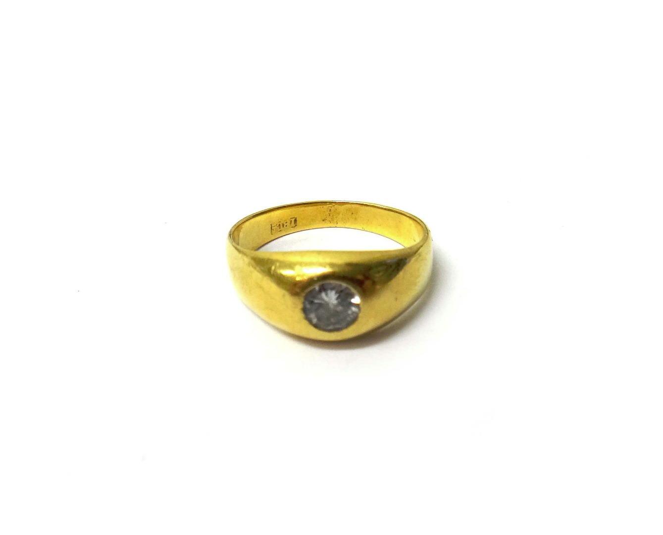 Appraisal: A gold and diamond set single stone signet style ring