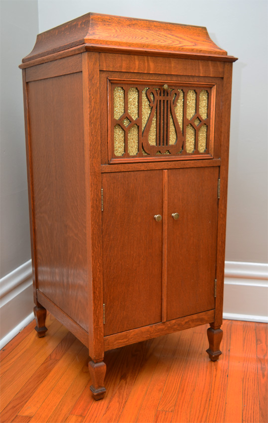 Appraisal: STARR OAK UPRIGHT FLOOR PHONOGRAPH Oak case manufactured by the