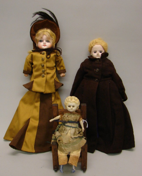 Appraisal: Lot of dolls Papier mache - doll with molded blonde