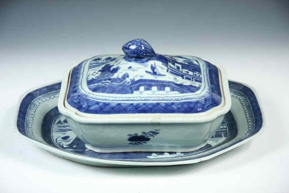 Appraisal: CHINESE EXPORT VEGETABLE DISH - Oversize blue Canton covered vegetable