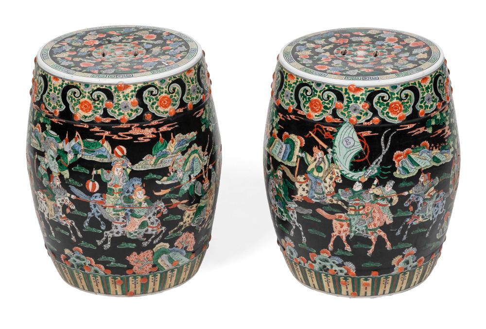 Appraisal: PAIR OF CHINESE FAMILLE NOIRE PORCELAIN GARDEN BARRELS TH CENTURY