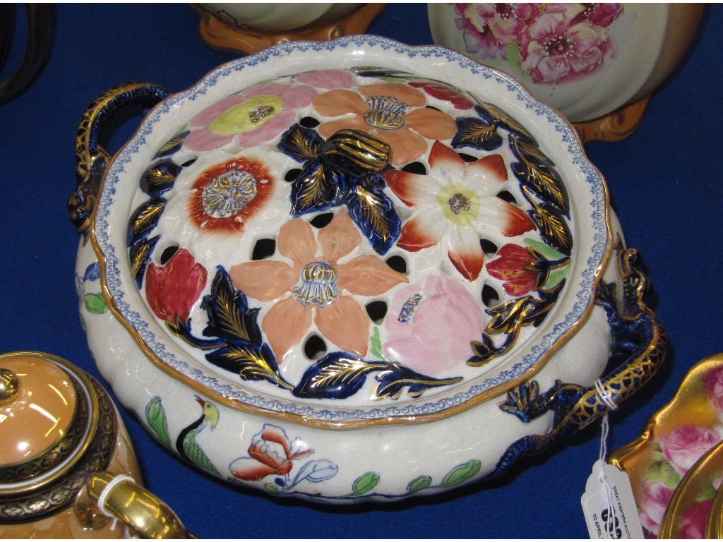 Appraisal: Masons tureen the lid with pierced floral decoration