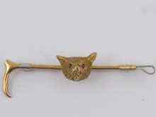 Appraisal: A ct gold bar brooch in the form of a