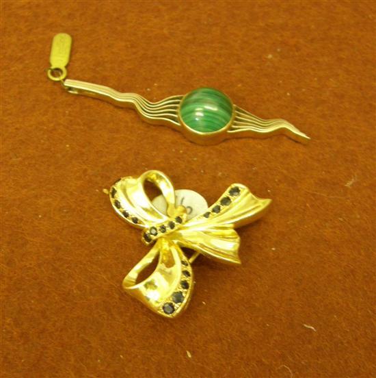 Appraisal: Two brooches a hallmarked ct gold sapphire set bow brooch