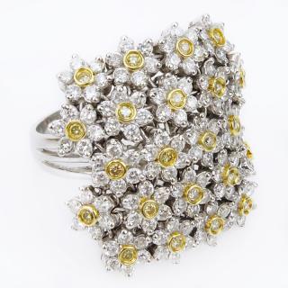 Appraisal: Approx Carat Round Brilliant Cut Diamond Carat Fancy Yellow Diamond