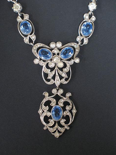 Appraisal: A CLEAR AND BLUE PASTE NECKLACE in Belle Epoque style