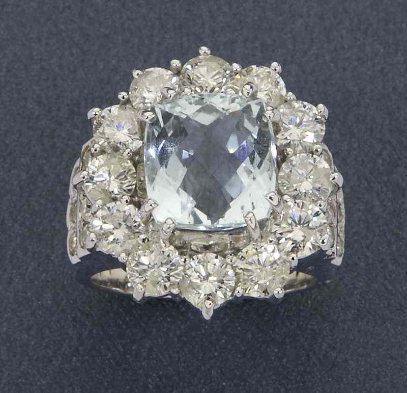 Appraisal: K gold and aquamarine dinner ring the central aqua cts