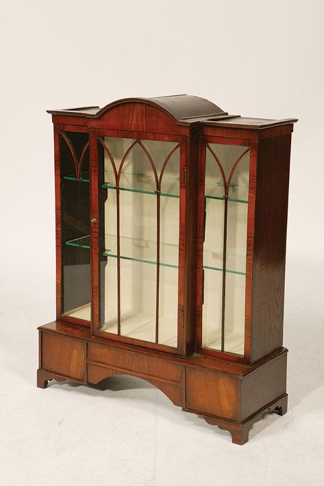 Appraisal: A QUEEN ANNE STYLE MINIATURE COLLECTORS CABINET of breakfront form