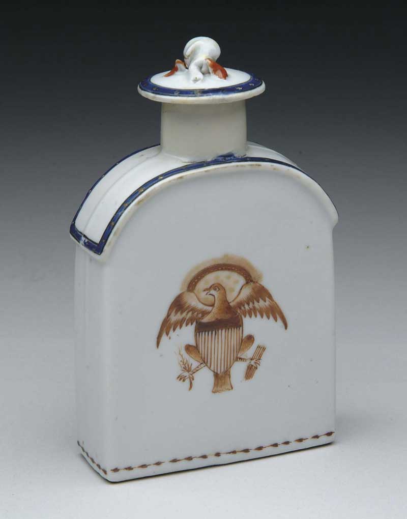 Appraisal: GOOD EAGLE DECORATED CHINESE EXPORT TEA CADDY Original lid present