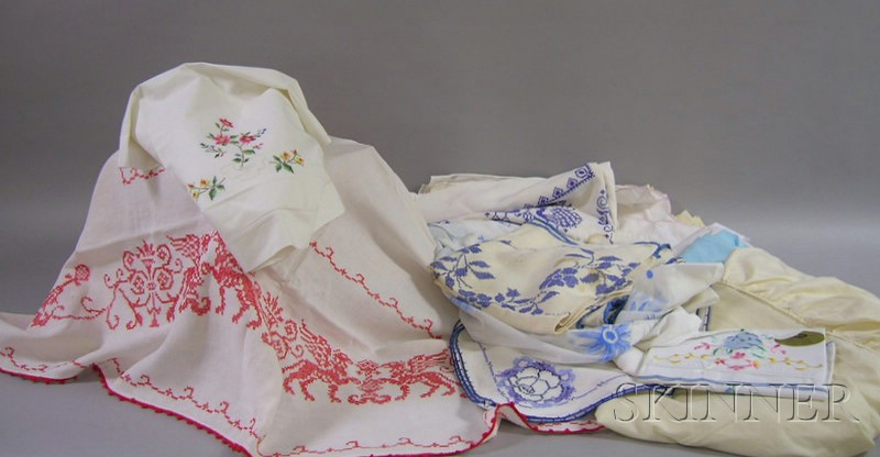 Appraisal: Group of Assorted Household Linens including tablecloths embroidery cross-stitch and