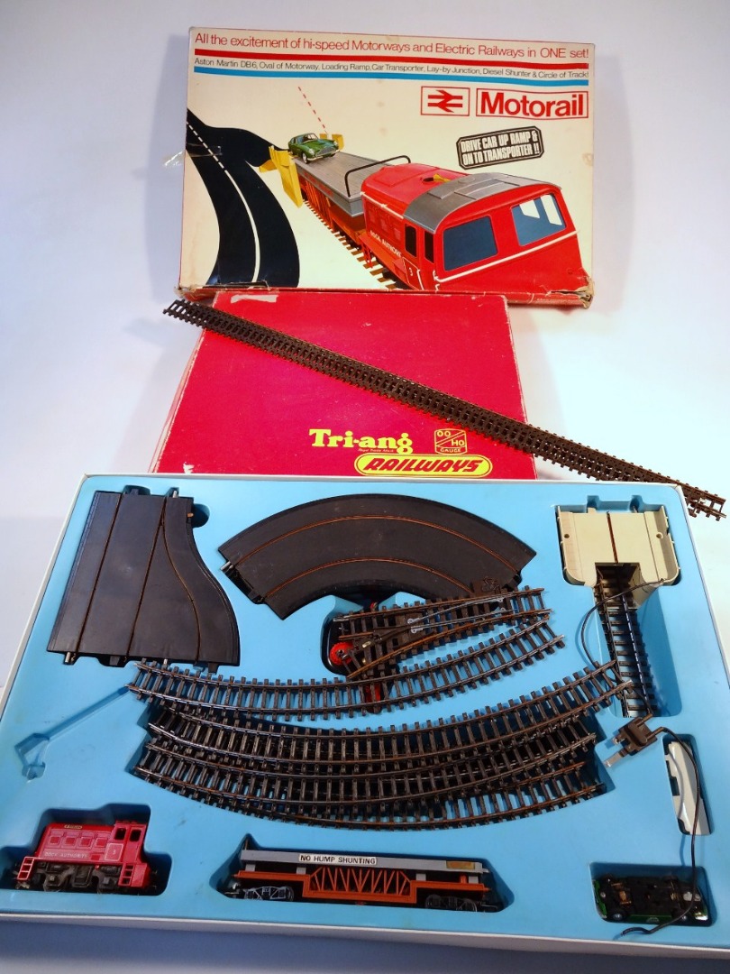 Appraisal: A Tri-ang Hornby Minic motor rail set partially boxed a