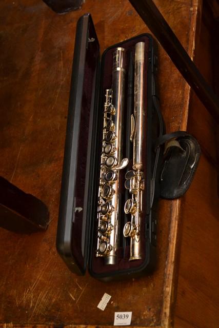 Appraisal: A YAMAHA FLUTE A YAMAHA FLUTE