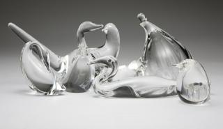 Appraisal: A group of Steuben art glass birds Second half th