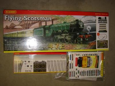 Appraisal: A Hornby electric train set Flying Scotsman R and a