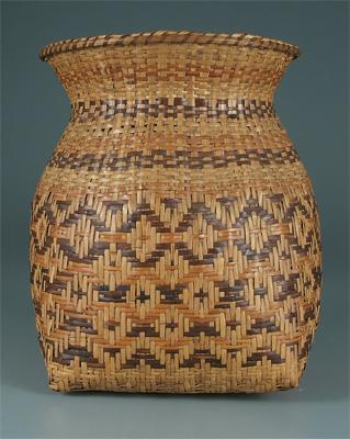 Appraisal: Cherokee river cane basket traditional square to round gathering form