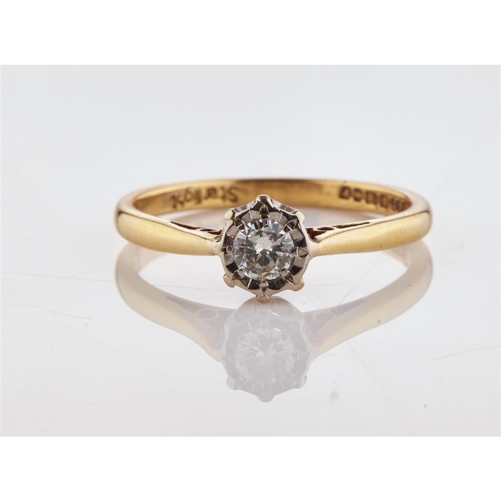 Appraisal: A single stone diamond ring illusion set with a single