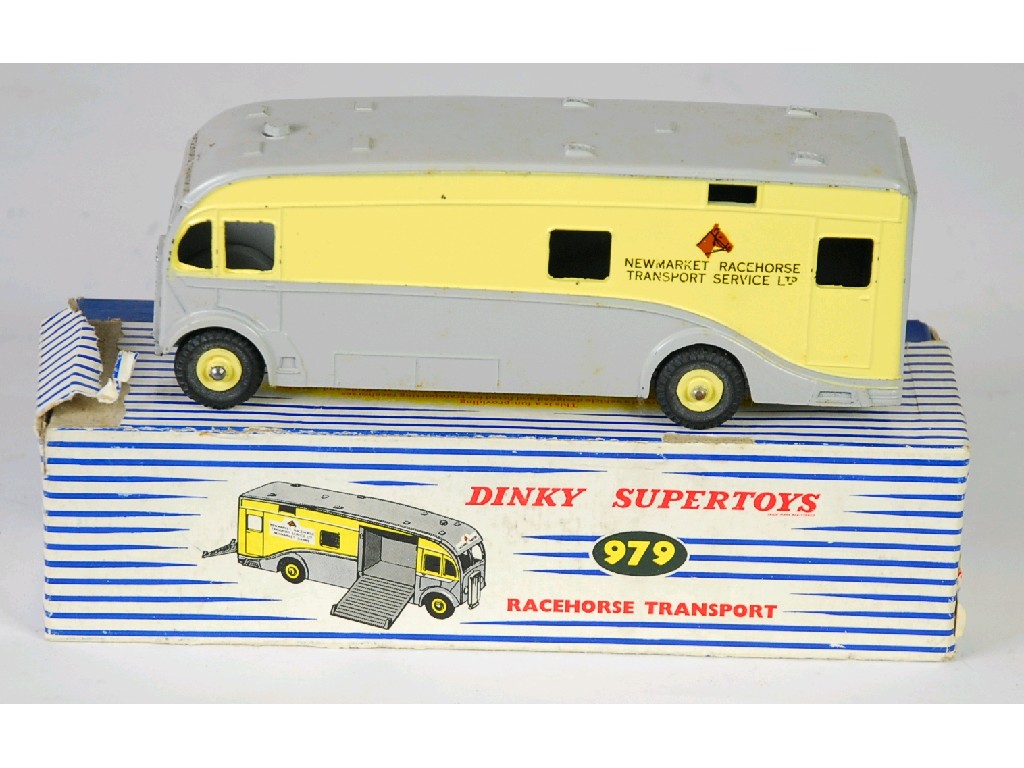 Appraisal: DINKY SUPERTOYS BOXED 'RACEHORSE TRANSPORT' MODEL No yellow and grey