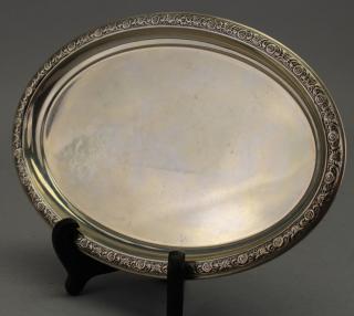 Appraisal: International Sterling Silver Oval Serving Dish International Sterling Silver Oval