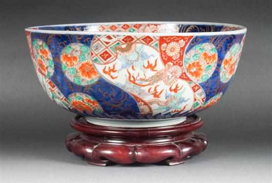 Appraisal: Japanese Imari porcelain bowl fourth quarter- th century with dragon