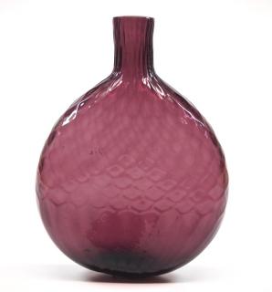 Appraisal: A th century Stiegel-type pattern-molded glass spirits flask Medium Amethyst