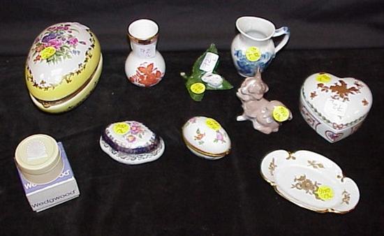 Appraisal: Porcelain including two egg form floral decorative boxes a small