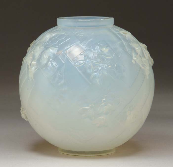 Appraisal: SABINO VASE Lovely white opalescent vase is impressed in deep