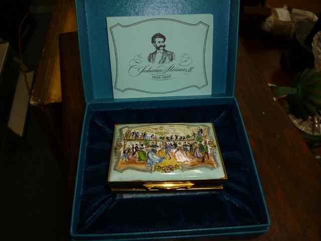 Appraisal: A HALCYON DAYS RECTANGULAR ENAMEL BOX celebrating the life of