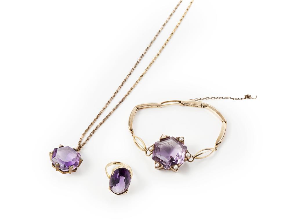 Appraisal: A collection of amethyst set jewellery to include an oval