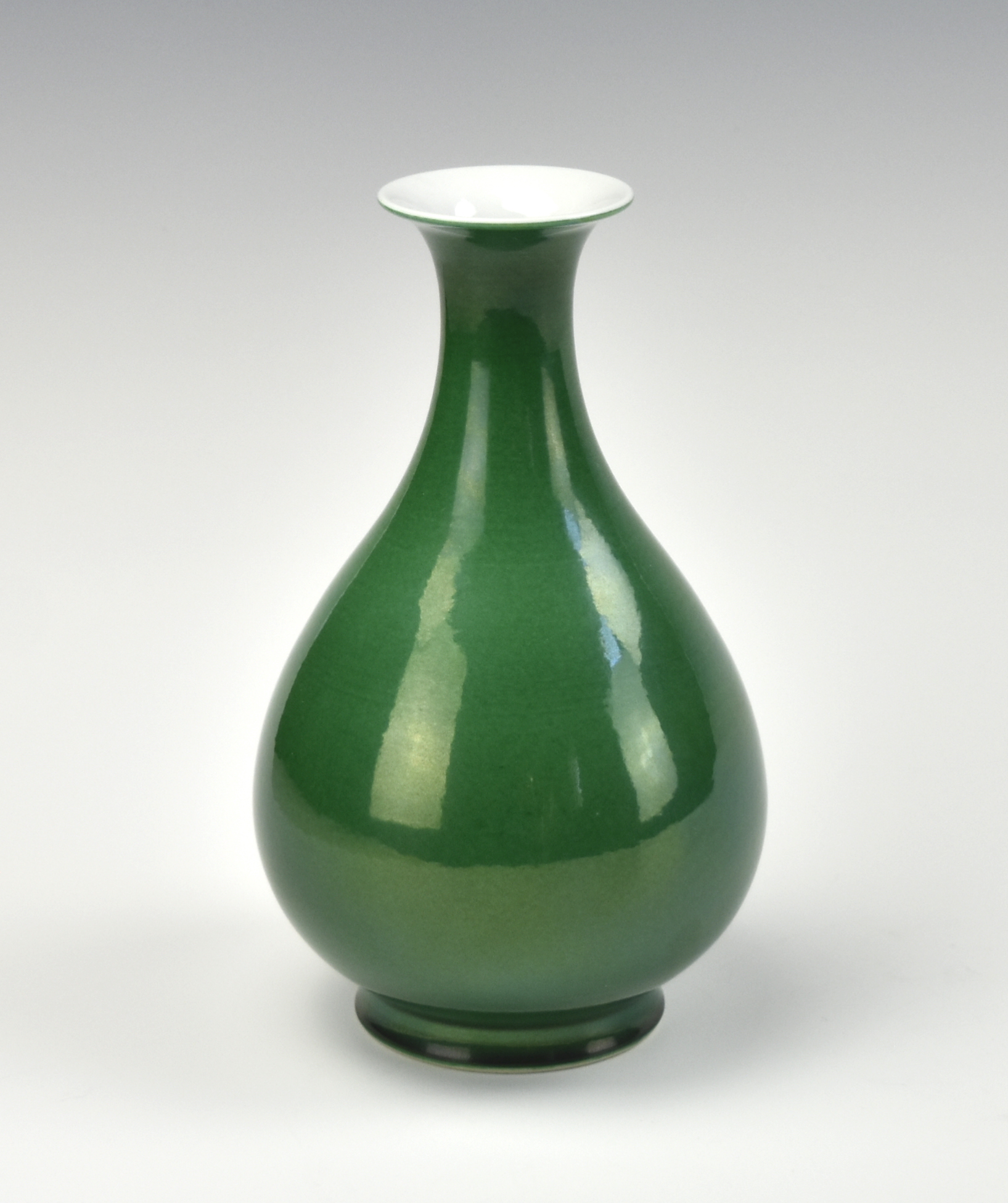 Appraisal: Chinese Qianlong mark but later of elegantly potted pear-shape supported