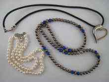 Appraisal: A freshwater pearl necklace approx cm long together with a