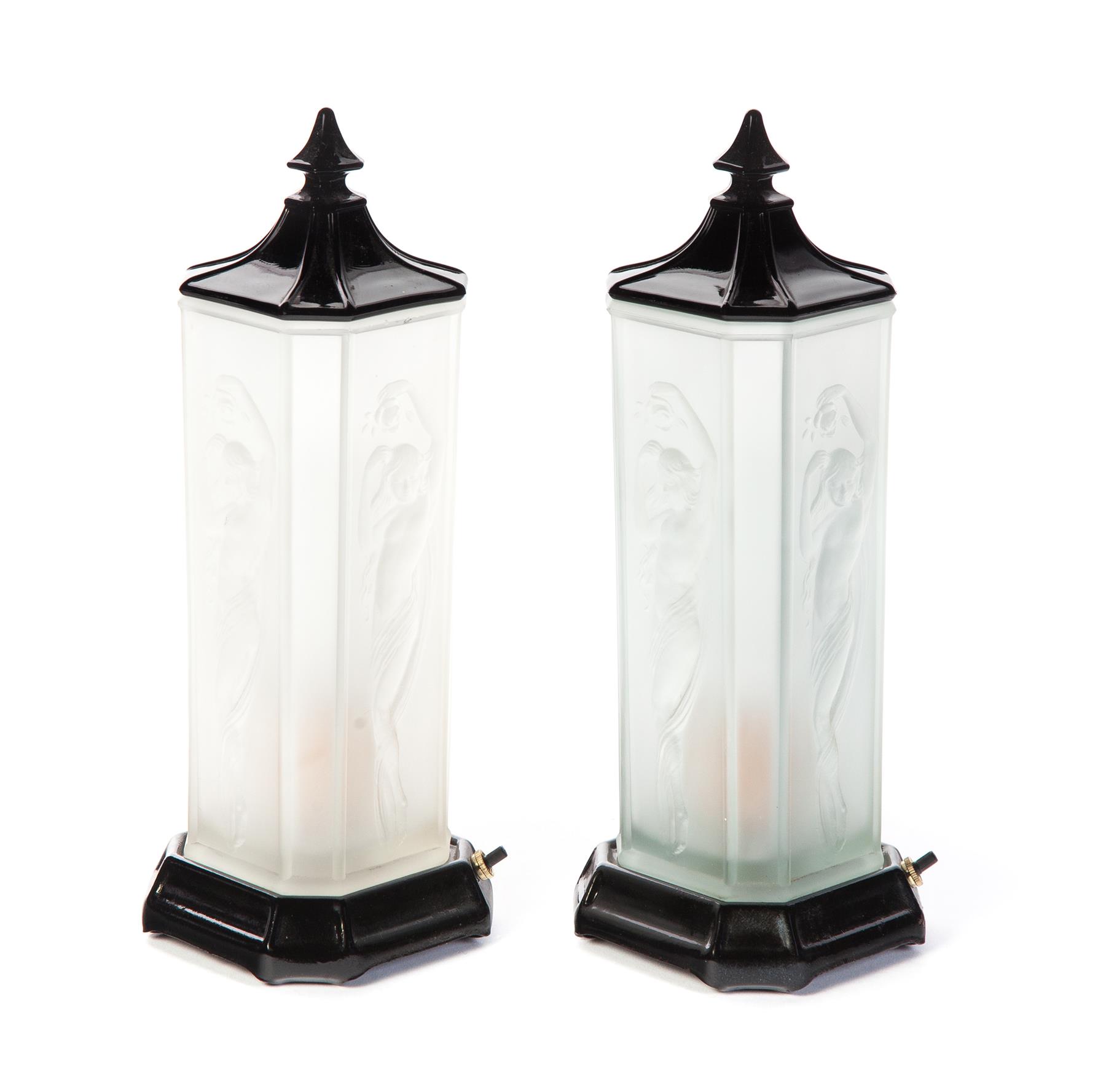 Appraisal: PAIR OF ART DECO BEDSIDE LAMPS American ca - Frosted