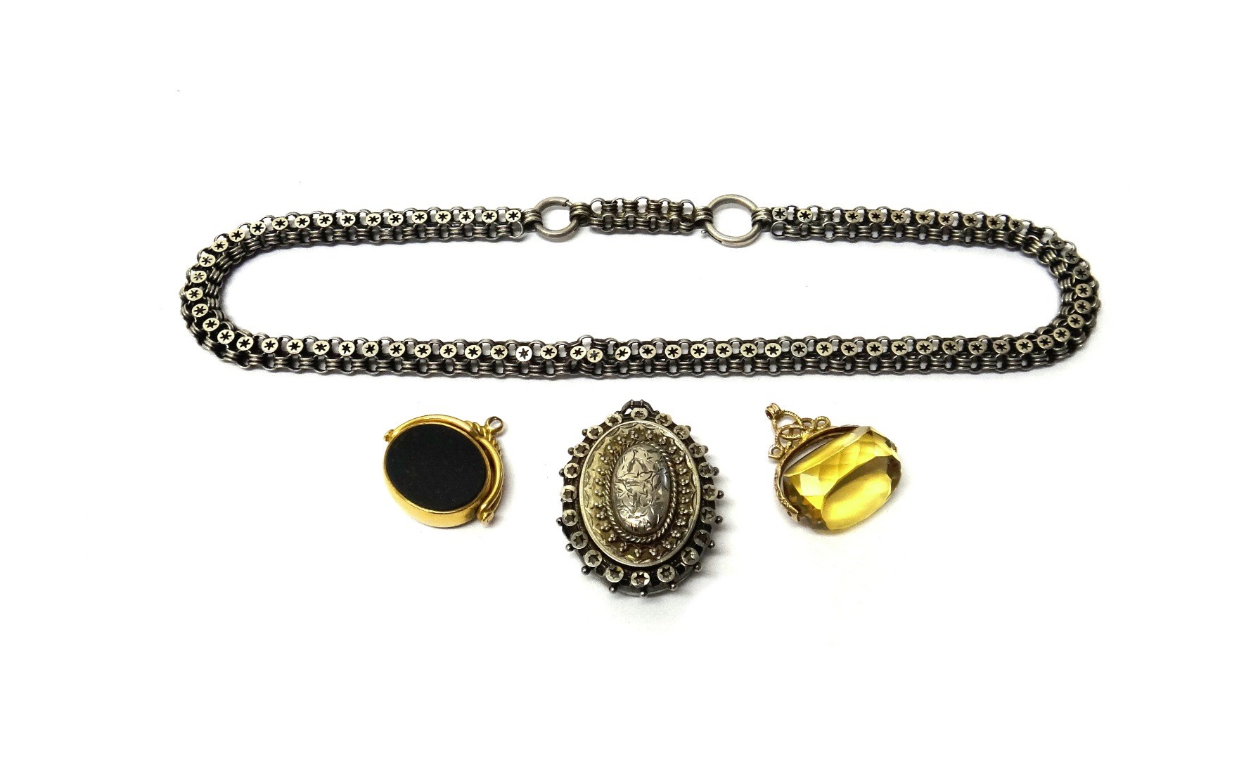 Appraisal: A Victorian ct gold mounted bloodstone and cornelian set rotating