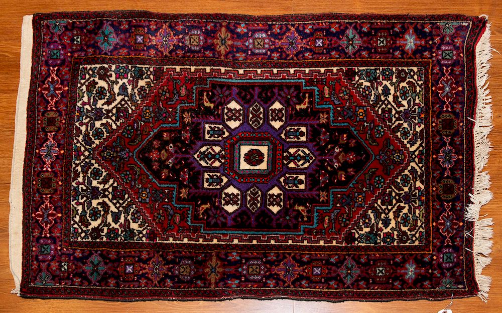 Appraisal: Hamadan Rug Persia x second half- th century hand-knotted Condition