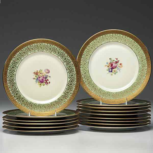 Appraisal: Bavarian Heinrich Dinner Plates Continental - Fifteen dinner plates by